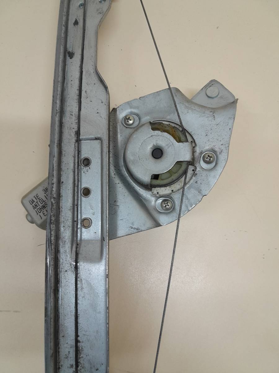 Стеклоподъемник электр. передний левый Renault Sandero 2009-2014