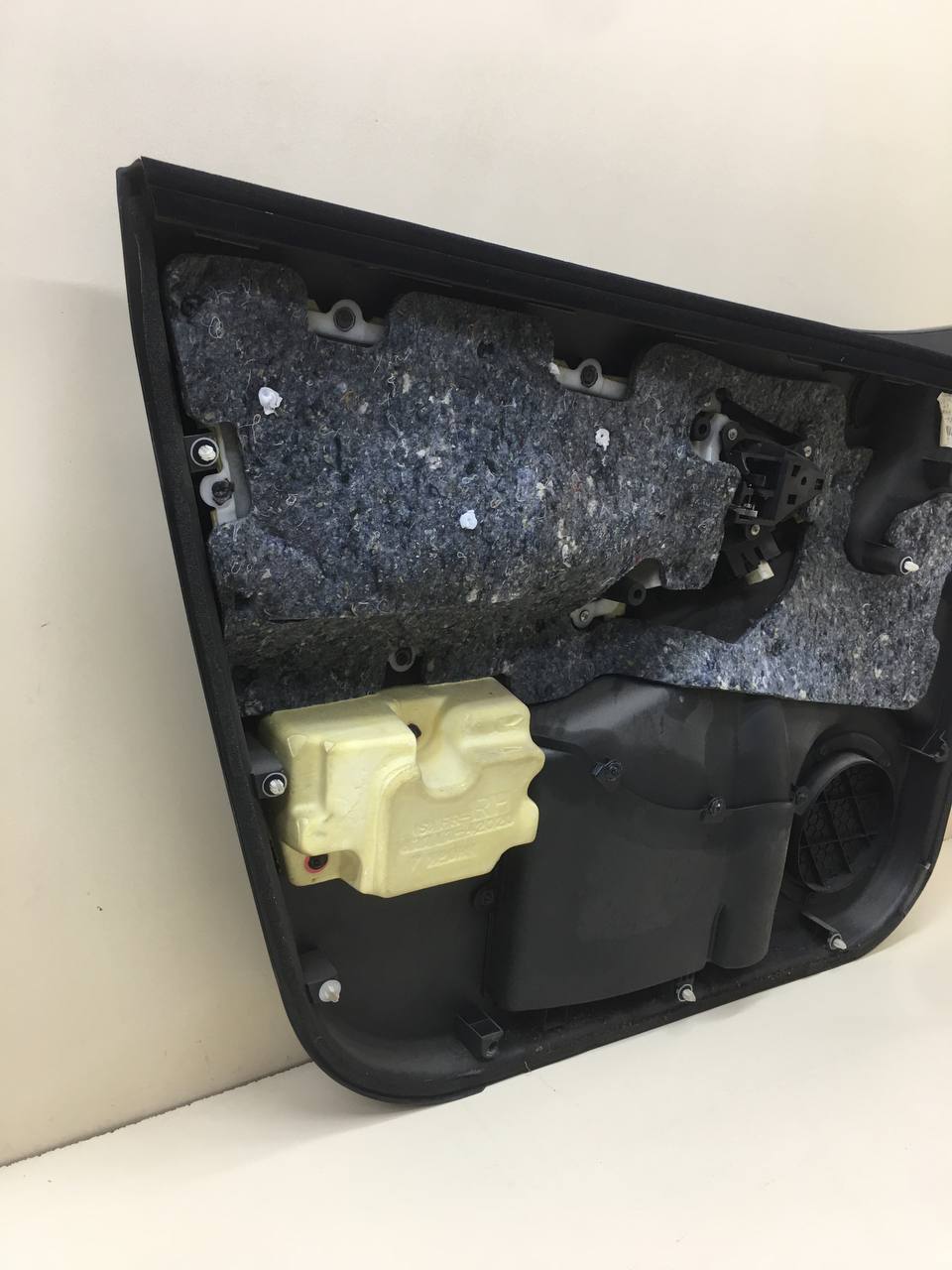 Обшивка двери передней правой Toyota Rav 4 (A30) 2006-2013