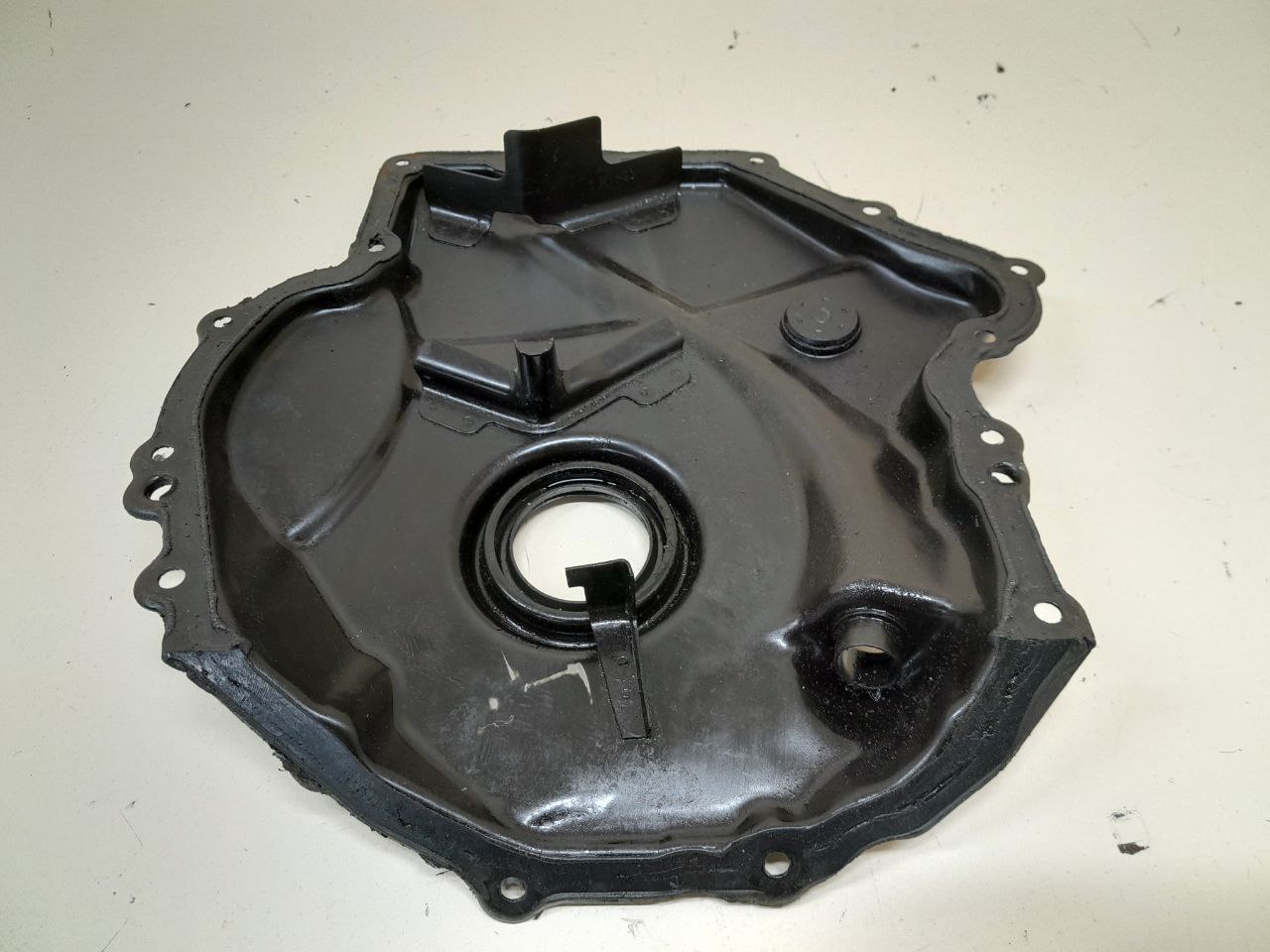 Крышка двигателя передняя Skoda Octavia (A5 1Z-) 2004-2013 Крышка двигателя передняя Skoda Octavia (A5 1Z-) 2004-2013