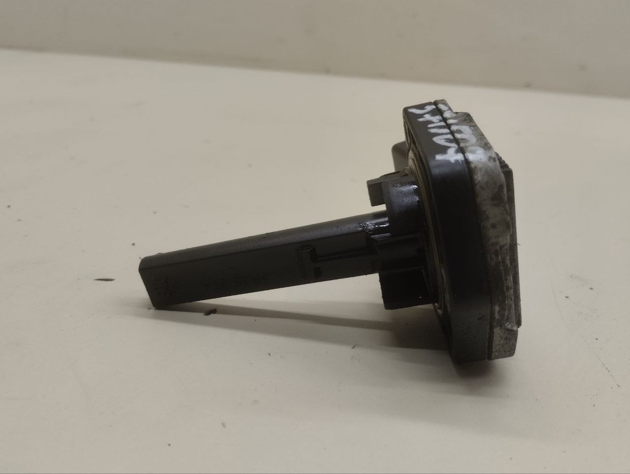 Датчик уровня масла Volkswagen Tiguan (5N2) 2011-2016