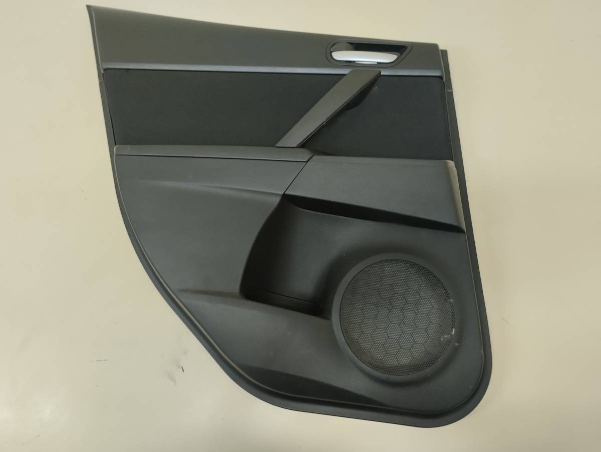 Обшивка двери задней левой Mazda Mazda 3 (BL) 2009-2013 Обшивка двери задней левой Mazda Mazda 3 (BL) 2009-2013