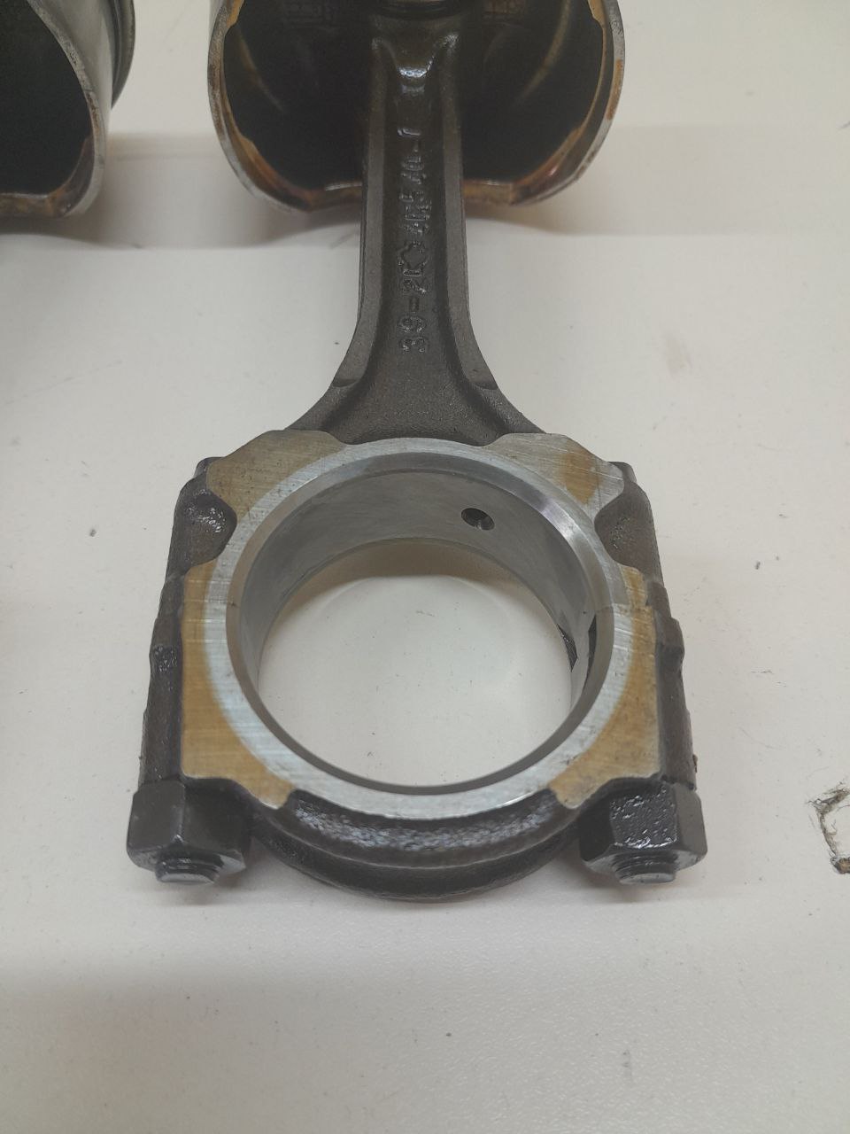 Поршень с шатуном Nissan Almera Classic (B10) 2006-2013 Поршень с шатуном Nissan Almera Classic (B10) 2006-2013