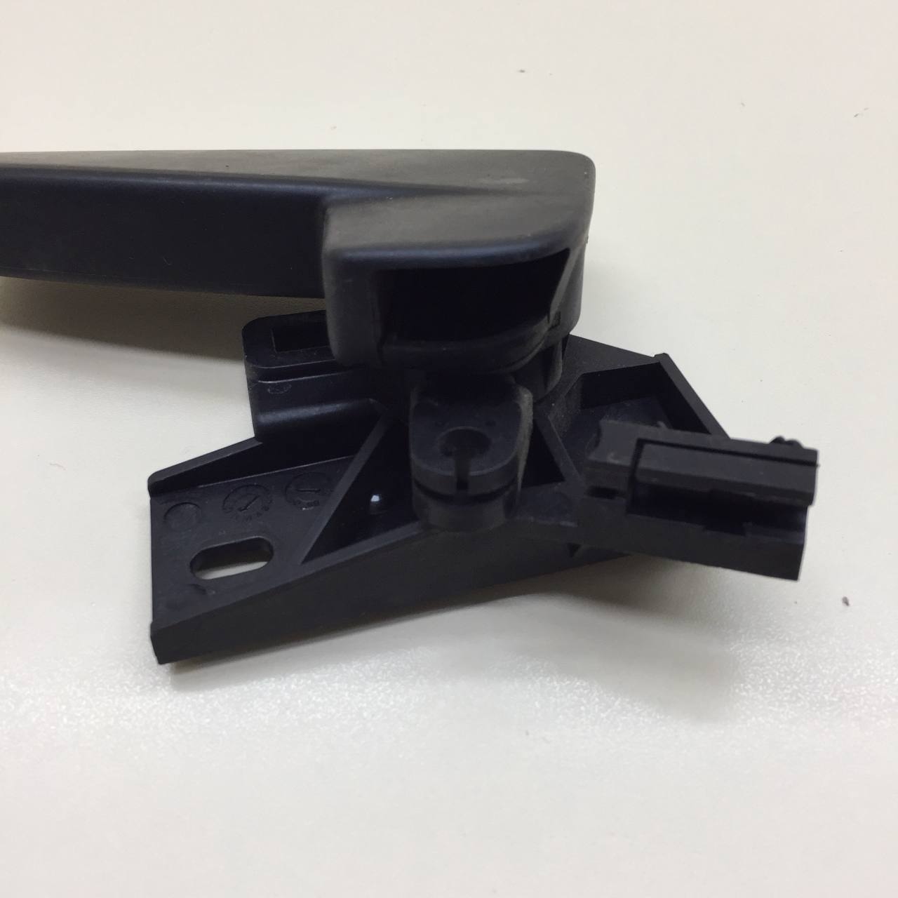 Ручка открывания капота Volkswagen Polo (MK5) 2011-2020