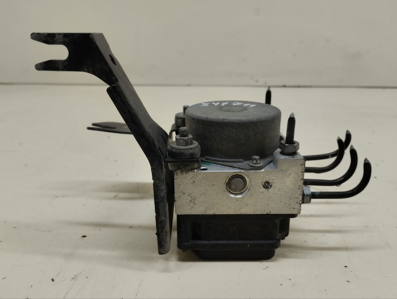 Блок ABS (насос) Nissan Almera 3 (G11, G15) 2012> Блок ABS (насос) Nissan Almera 3 (G11, G15) 2012>