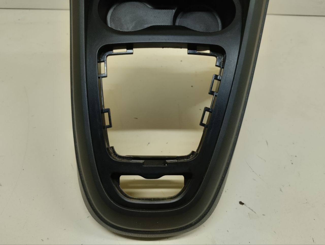 Консоль центральная Lada Vesta 2015> Консоль центральная Lada Vesta 2015>