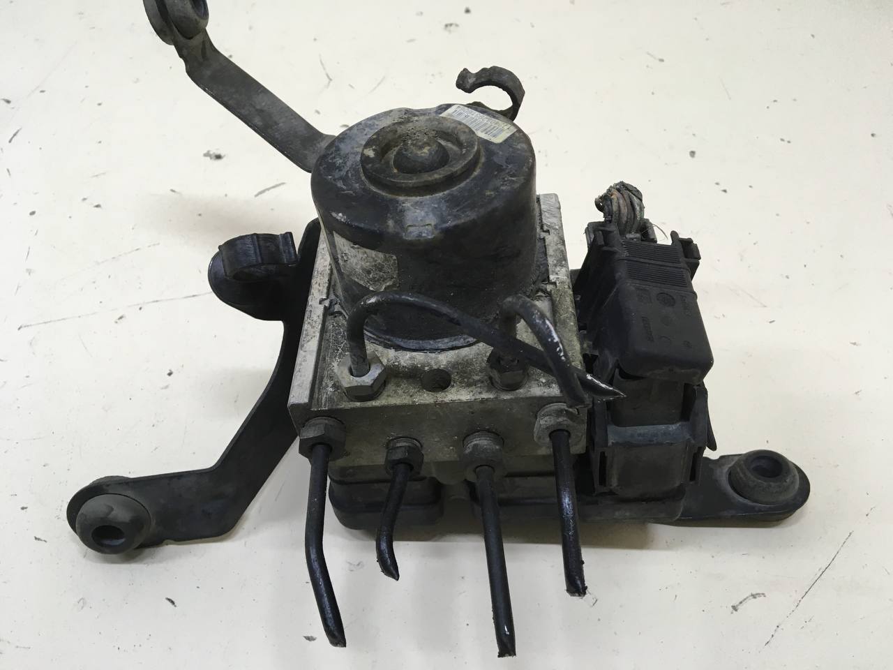 Блок ABS (насос) Ford Fusion (JU) 2002-2012 Блок ABS (насос) Ford Fusion (JU) 2002-2012