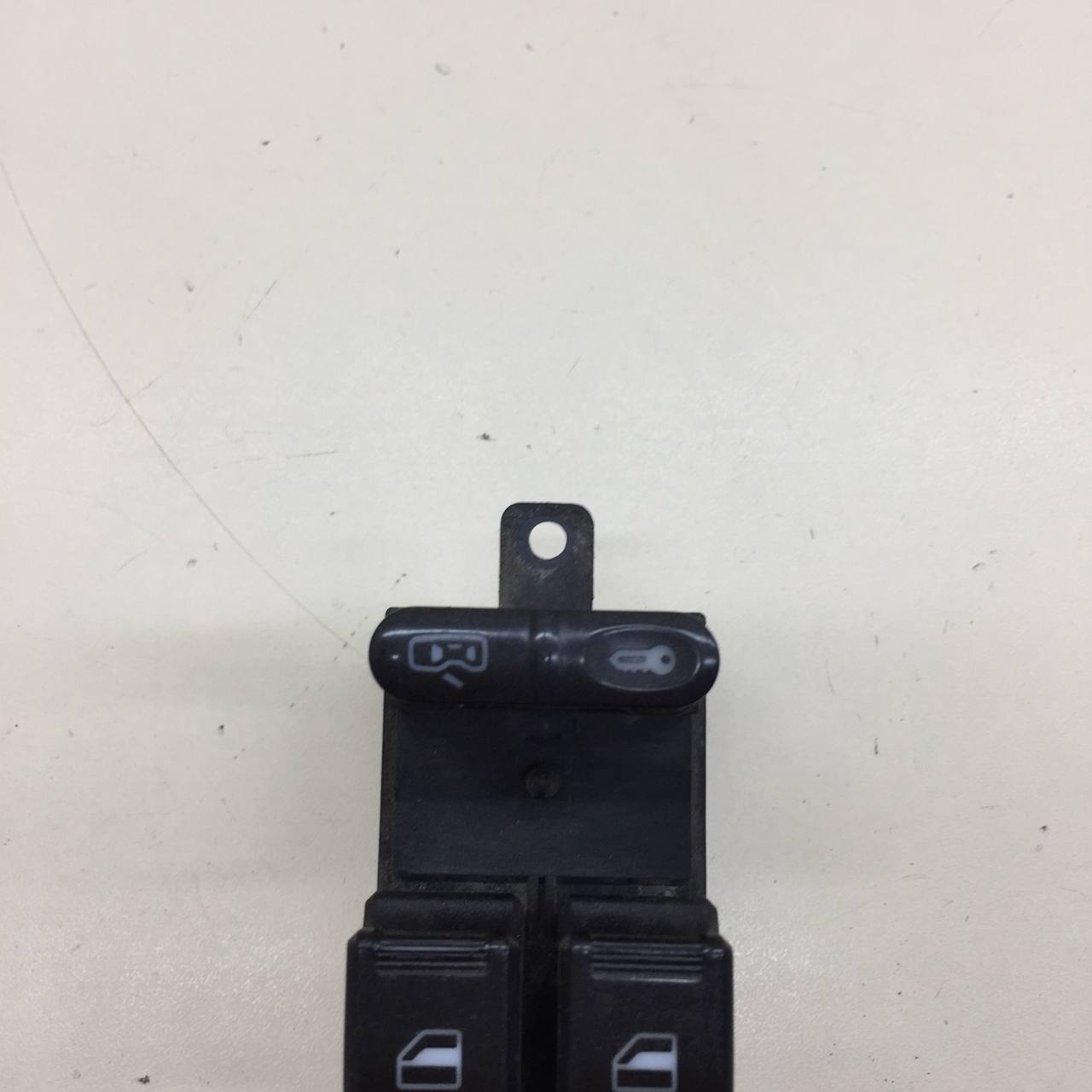 Блок управления стеклоподъемниками Vortex Estina 2008-2012