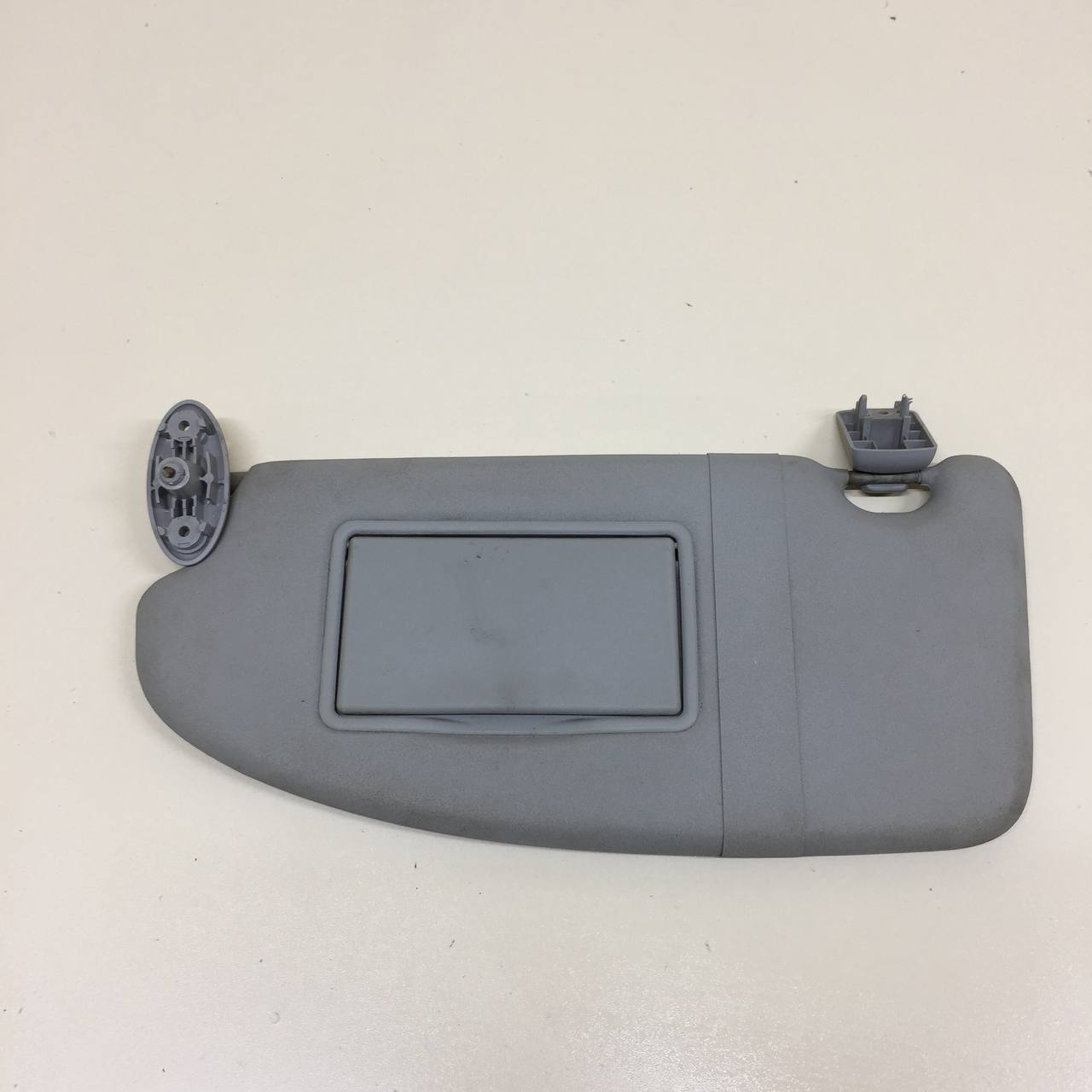Козырек солнцезащитный (внутри) Ford Focus 2 (DB) 2008-2011 Козырек солнцезащитный (внутри) Ford Focus 2 (DB) 2008-2011