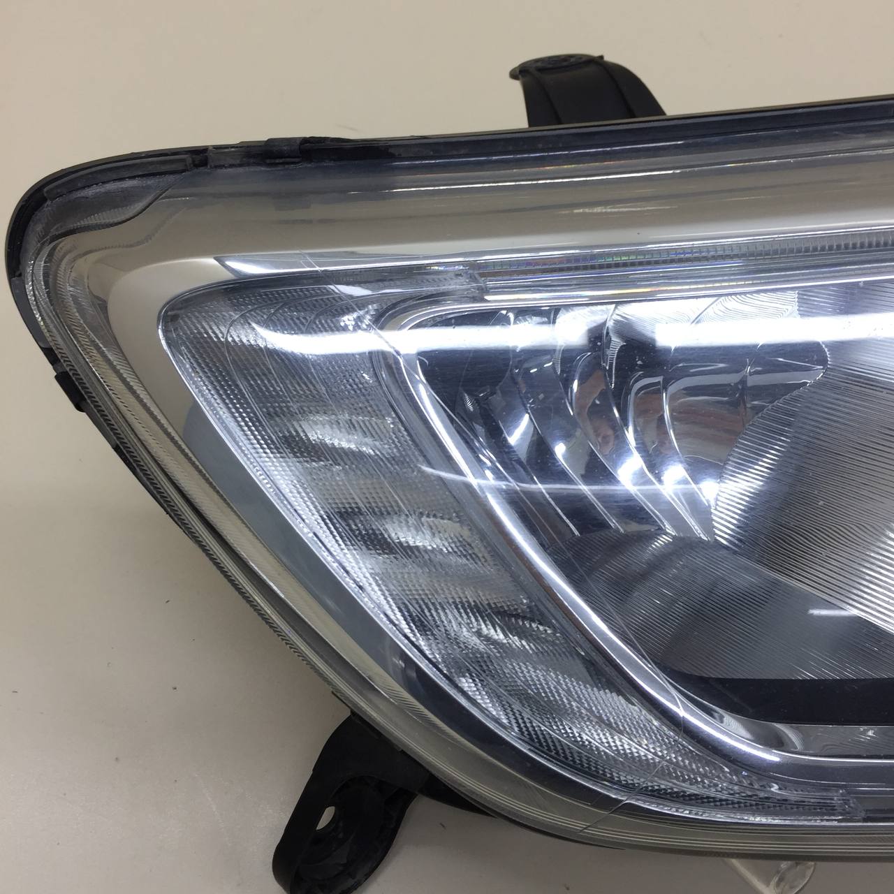 Фара правая Renault Sandero Stepway (5S) 2014-2022 Фара правая Renault Sandero Stepway (5S) 2014-2022