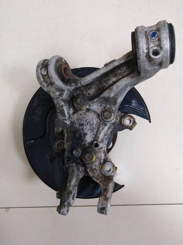 Кулак поворотный задний левый Honda Civic 4D 2006-2012