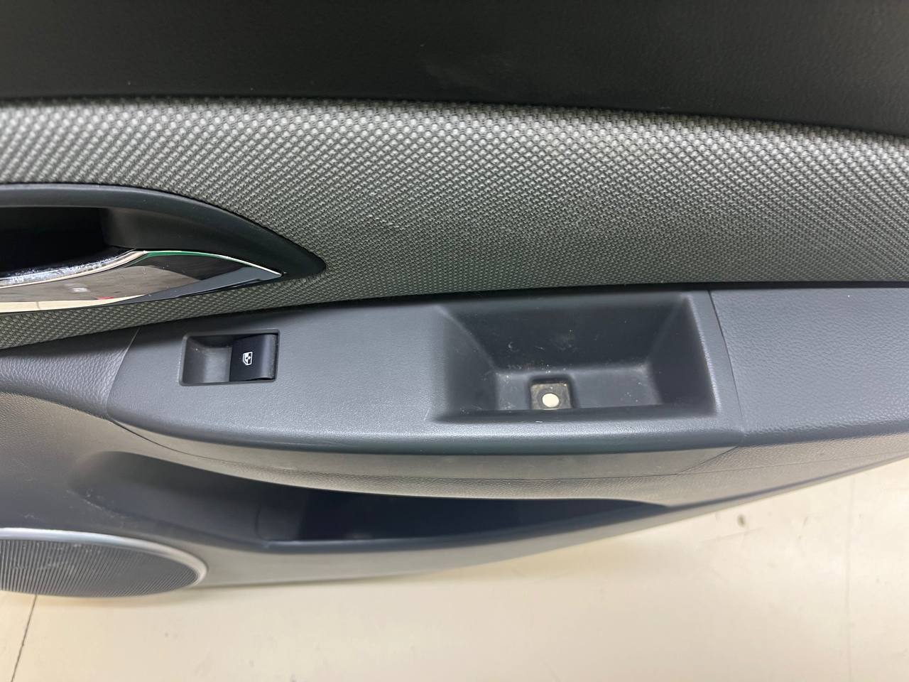 Обшивка двери задней правой Chevrolet Cruze (J300) 2009-2016