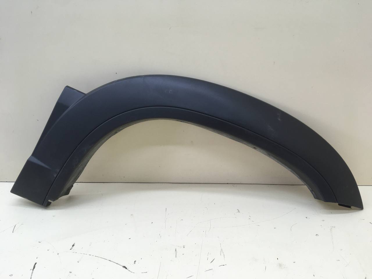 Накладка переднего крыла правого Chevrolet Niva 2009-2020