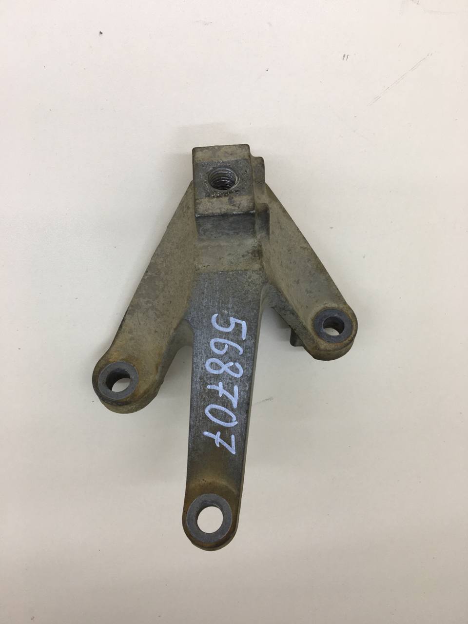 Кронштейн КПП Ford Focus 2 (DA) 2005-2008 Кронштейн КПП Ford Focus 2 (DA) 2005-2008