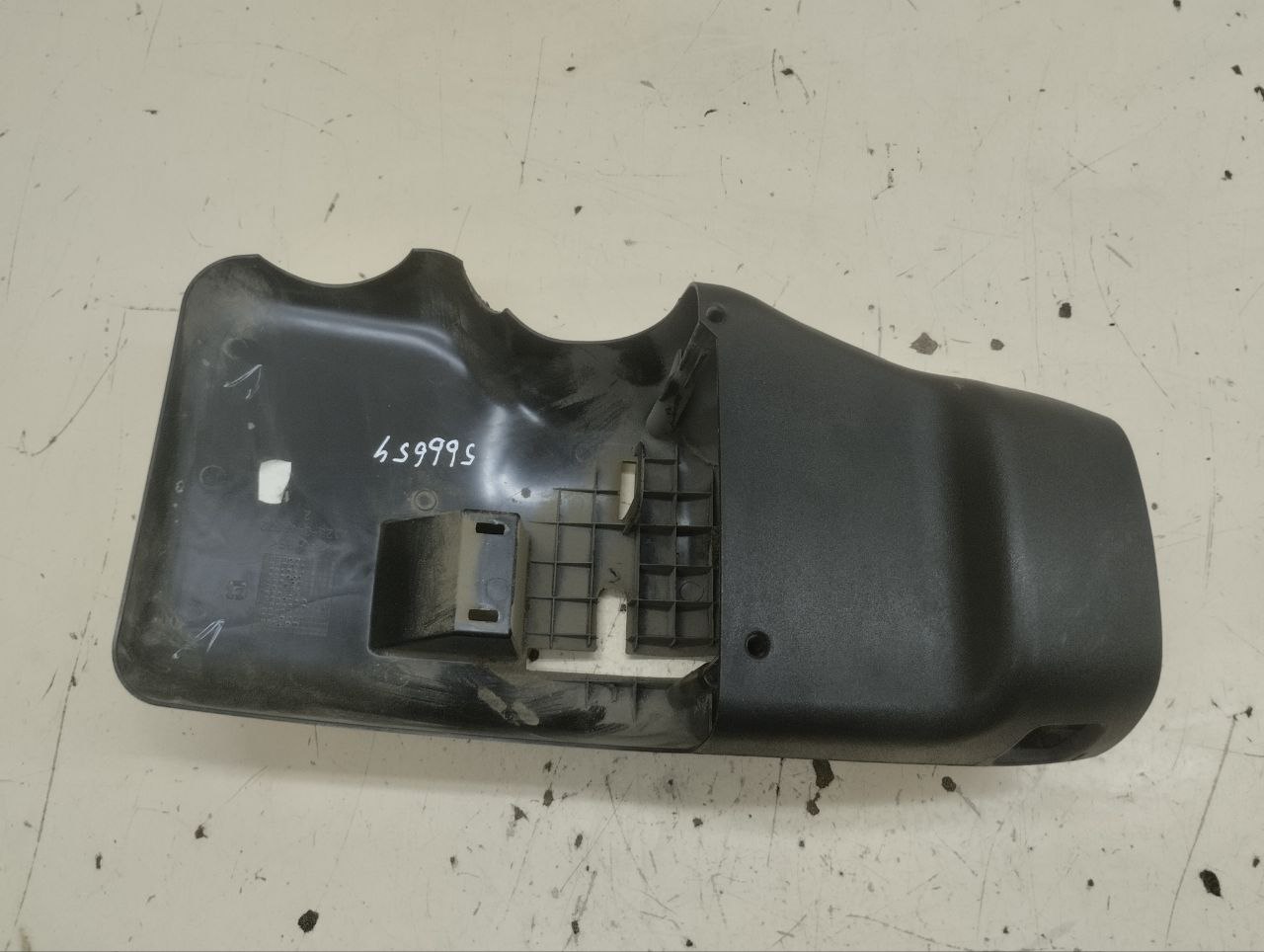Кожух рулевой колонки Chevrolet Niva 2009-2020