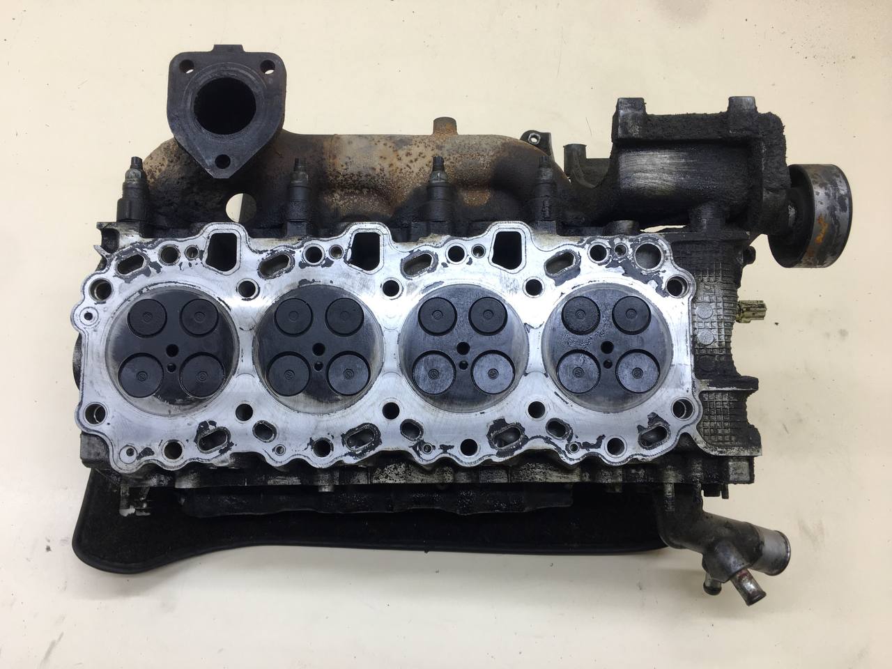 Головка блока цилиндров Toyota Hilux (AN10,AN20,AN30) 2011-2015 Головка блока цилиндров Toyota Hilux (AN10,AN20,AN30) 2011-2015