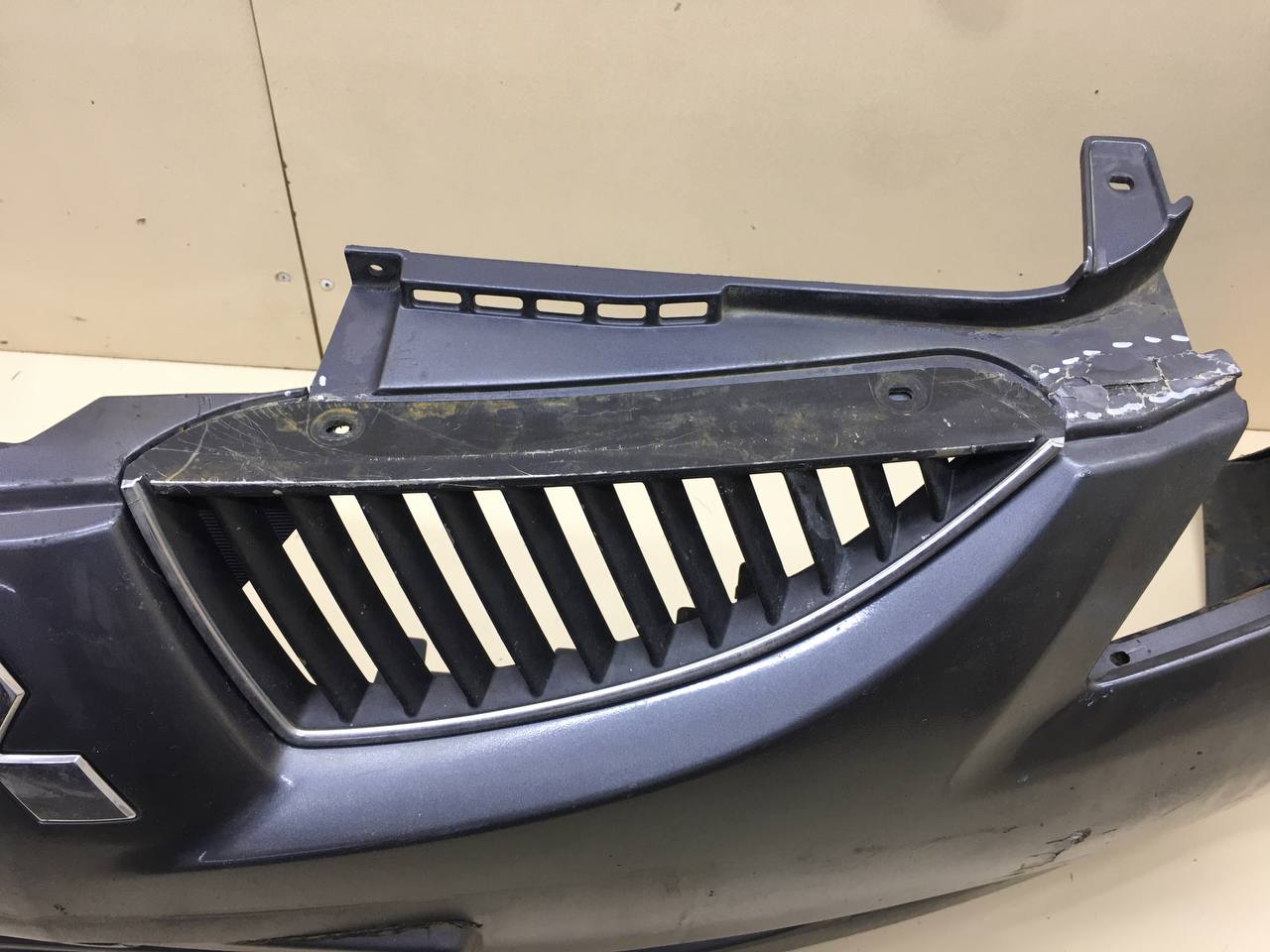 Бампер передний Mitsubishi Lancer 9  (CS/Classic) 2000-2011