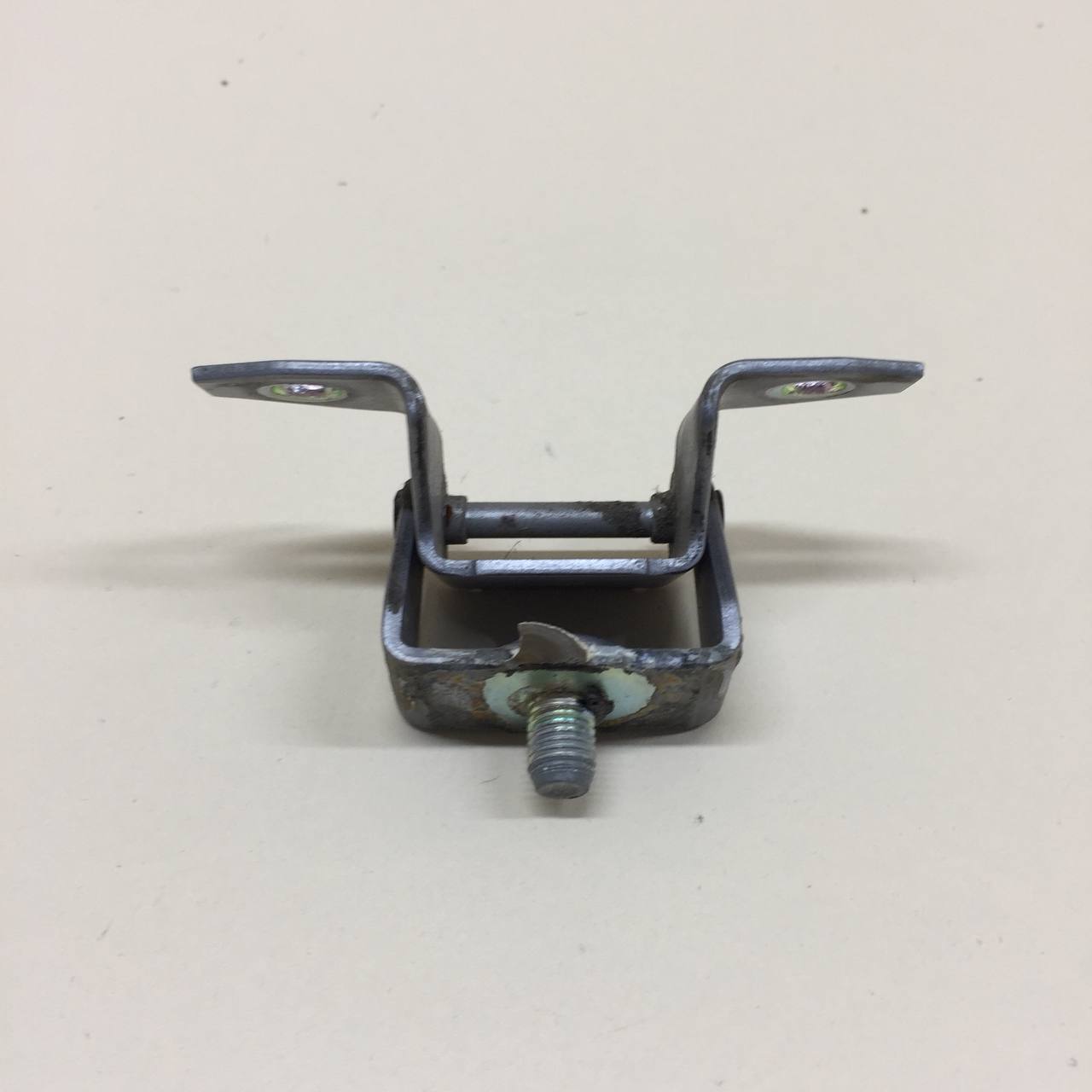 Петля двери багажника Mazda Mazda 3 (BM) 2013-2016 Петля двери багажника Mazda Mazda 3 (BM) 2013-2016