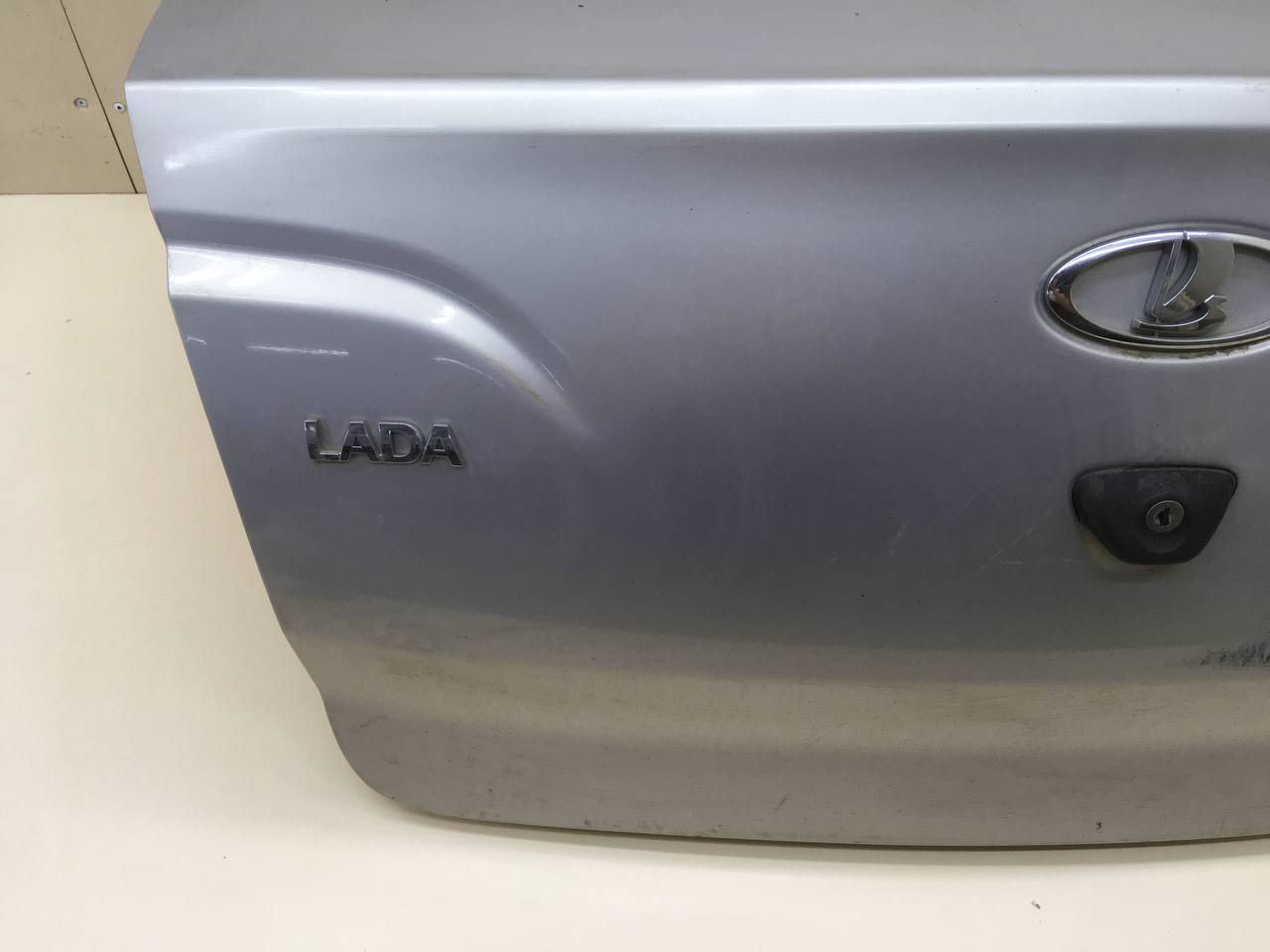 Крышка багажника Lada Granta 2011>