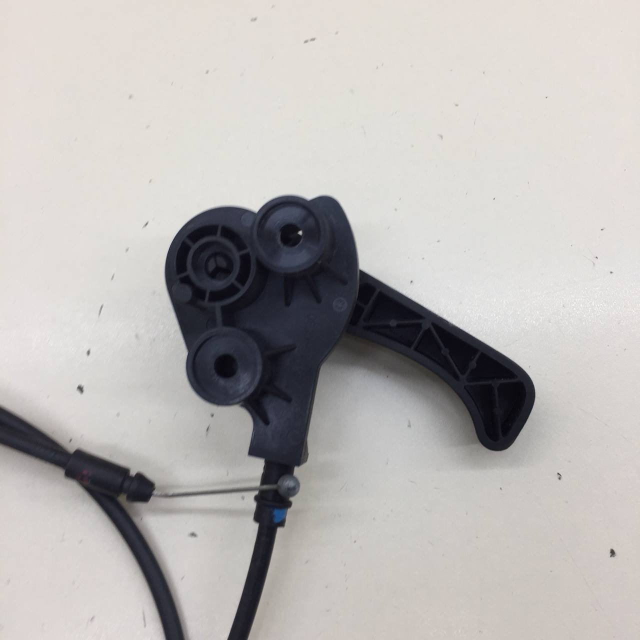 Ручка открывания капота Hyundai Tucson (TL) 2015-2021