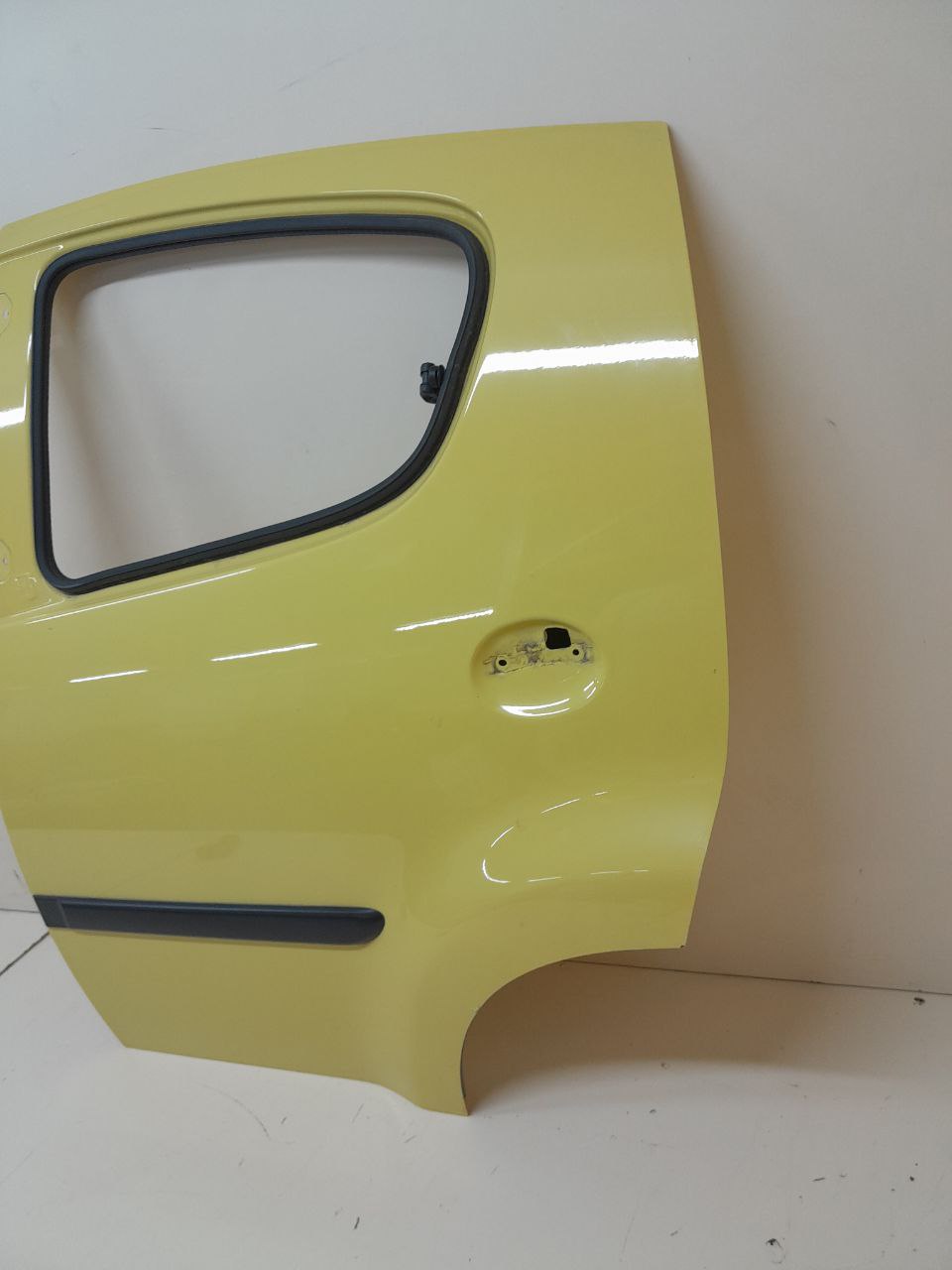 Дверь задняя левая Peugeot 107 2006-2014 Дверь задняя левая Peugeot 107 2006-2014