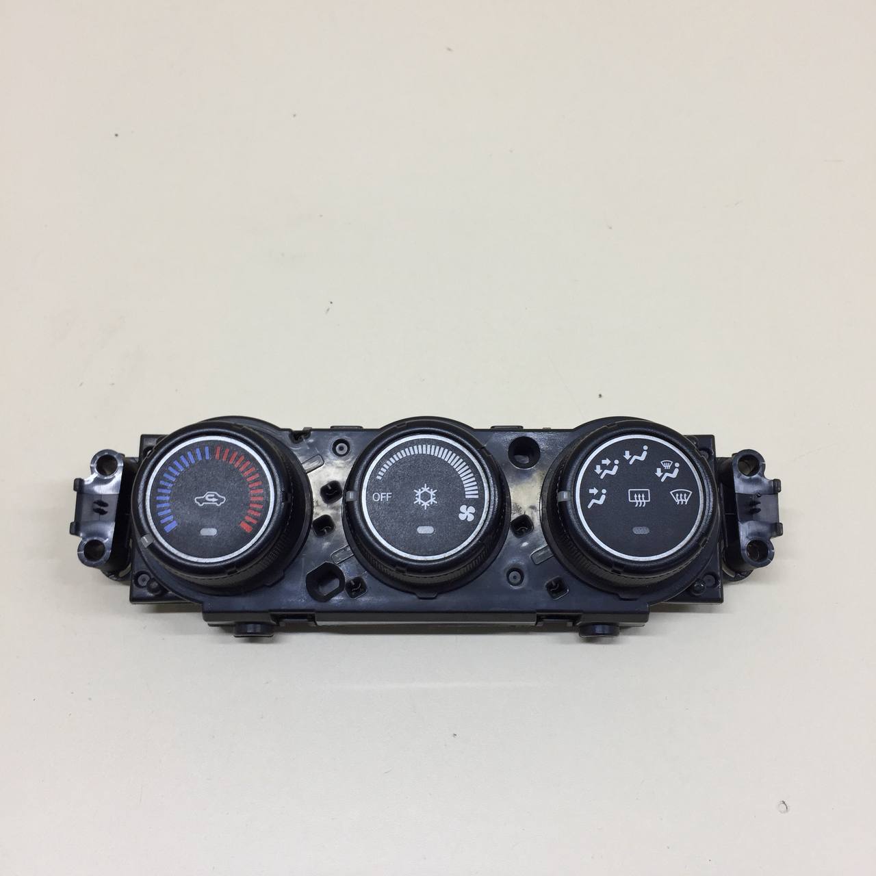Блок управления отопителем Mitsubishi Lancer X (CX, CY)  2007>