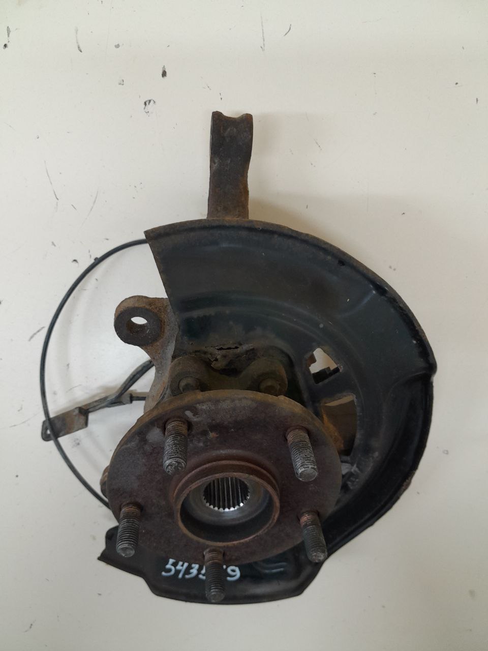 Кулак поворотный передний левый Toyota Rav 4 (A30) 2006-2013