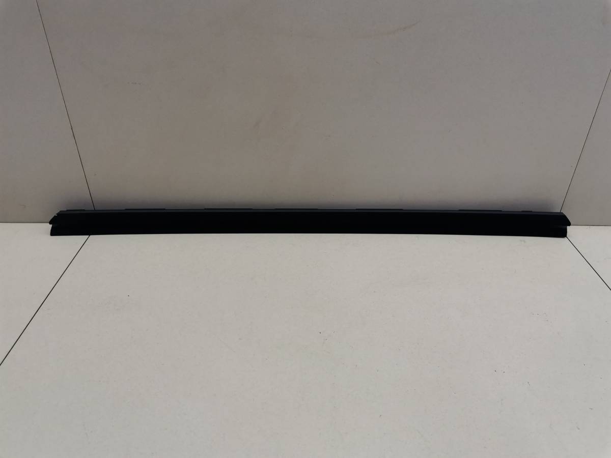 Уплотнитель стекла двери Nissan Teana J32 2008-2013