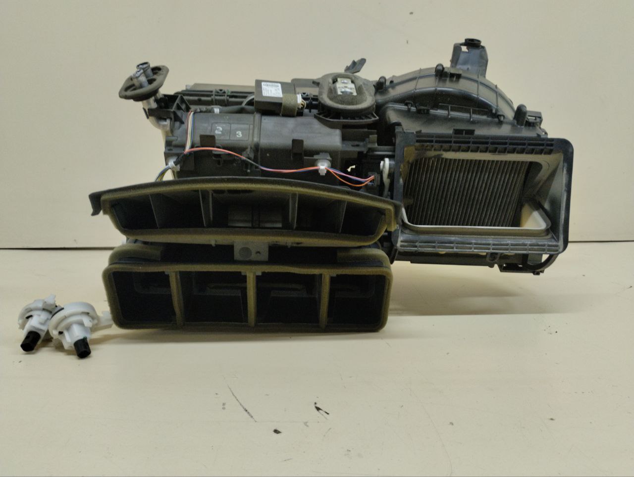 Корпус отопителя Toyota Auris (E150) 2006-2012 Корпус отопителя Toyota Auris (E150) 2006-2012