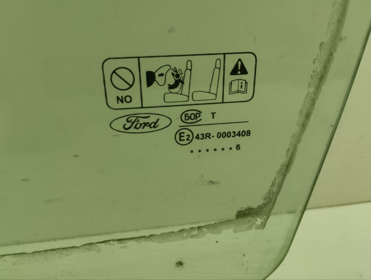 Стекло двери передней левой Ford Focus 2 (DA) 2005-2008