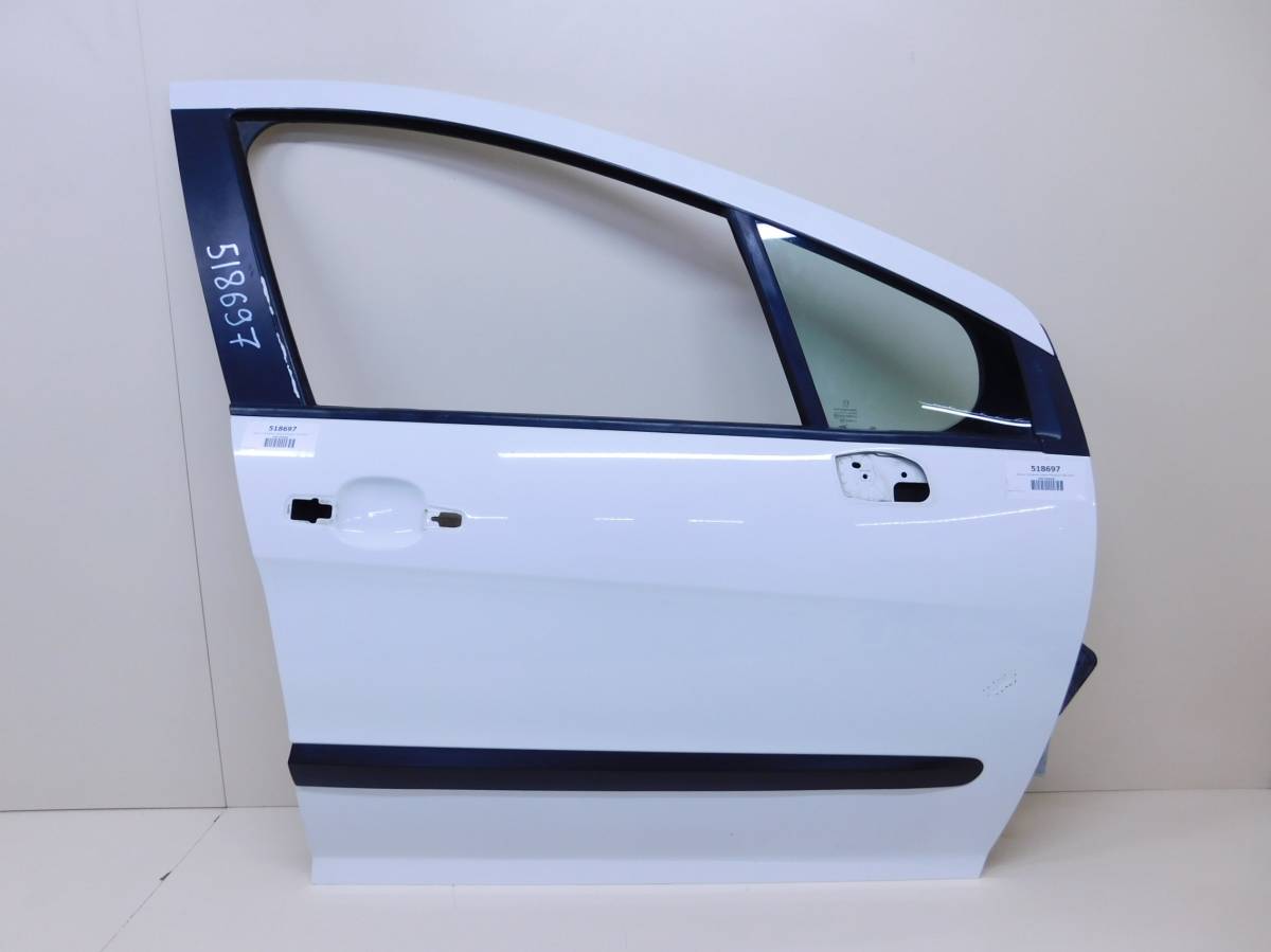 Дверь передняя правая Peugeot 308 2007>