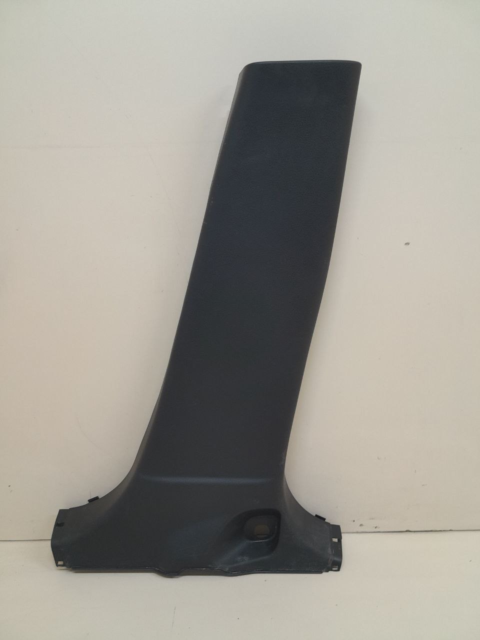 Обшивка стойки Suzuki Grand Vitara 2005-2015