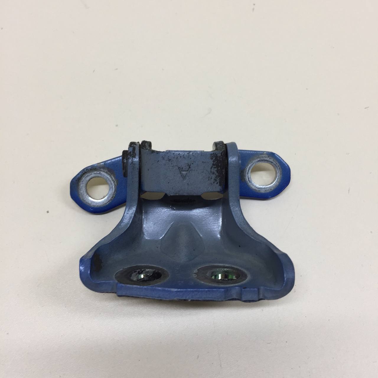 Петля двери передней правой нижняя Nissan Note (E11) 2006-2013 Петля двери передней правой нижняя Nissan Note (E11) 2006-2013