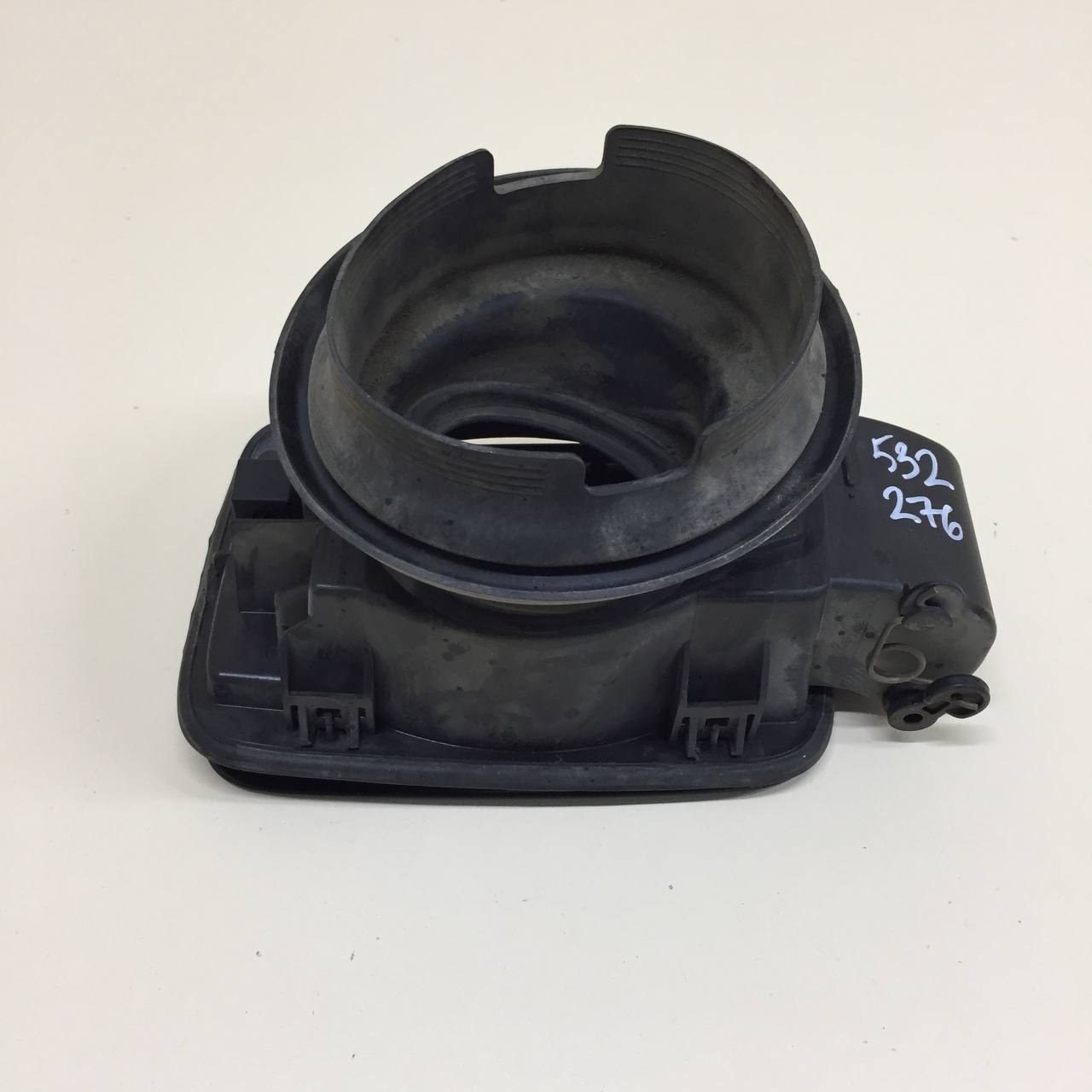 Лючок бензобака BMW 3-series E90/E91 2005-2011 Лючок бензобака BMW 3-series E90/E91 2005-2011