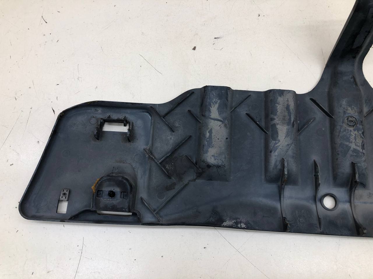 Воздуховод радиатора Jaguar XF 2007-2015