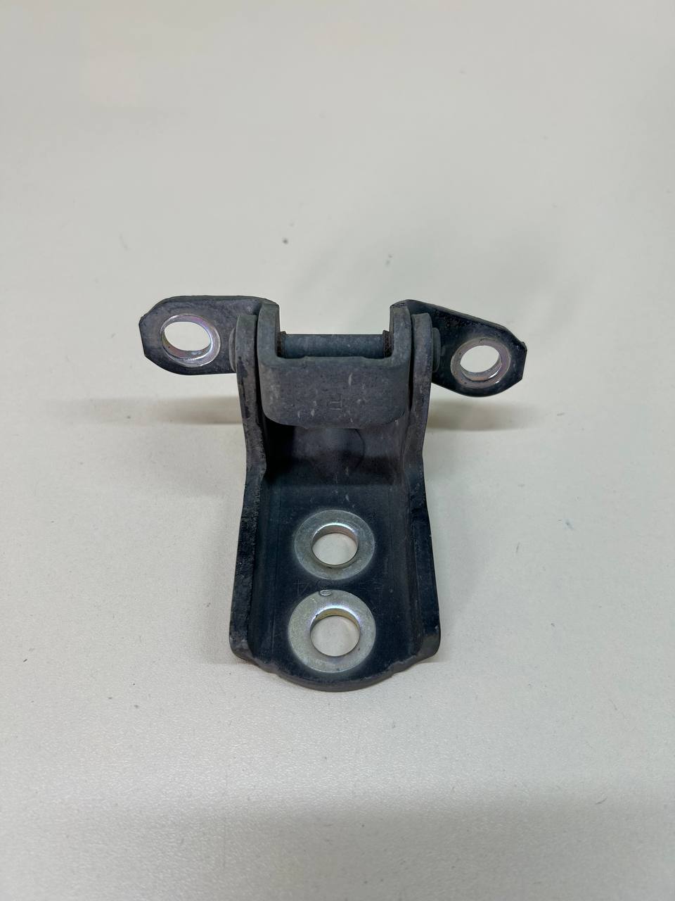Петля двери передней правой верхняя Nissan Almera 3 (G11, G15) 2012>