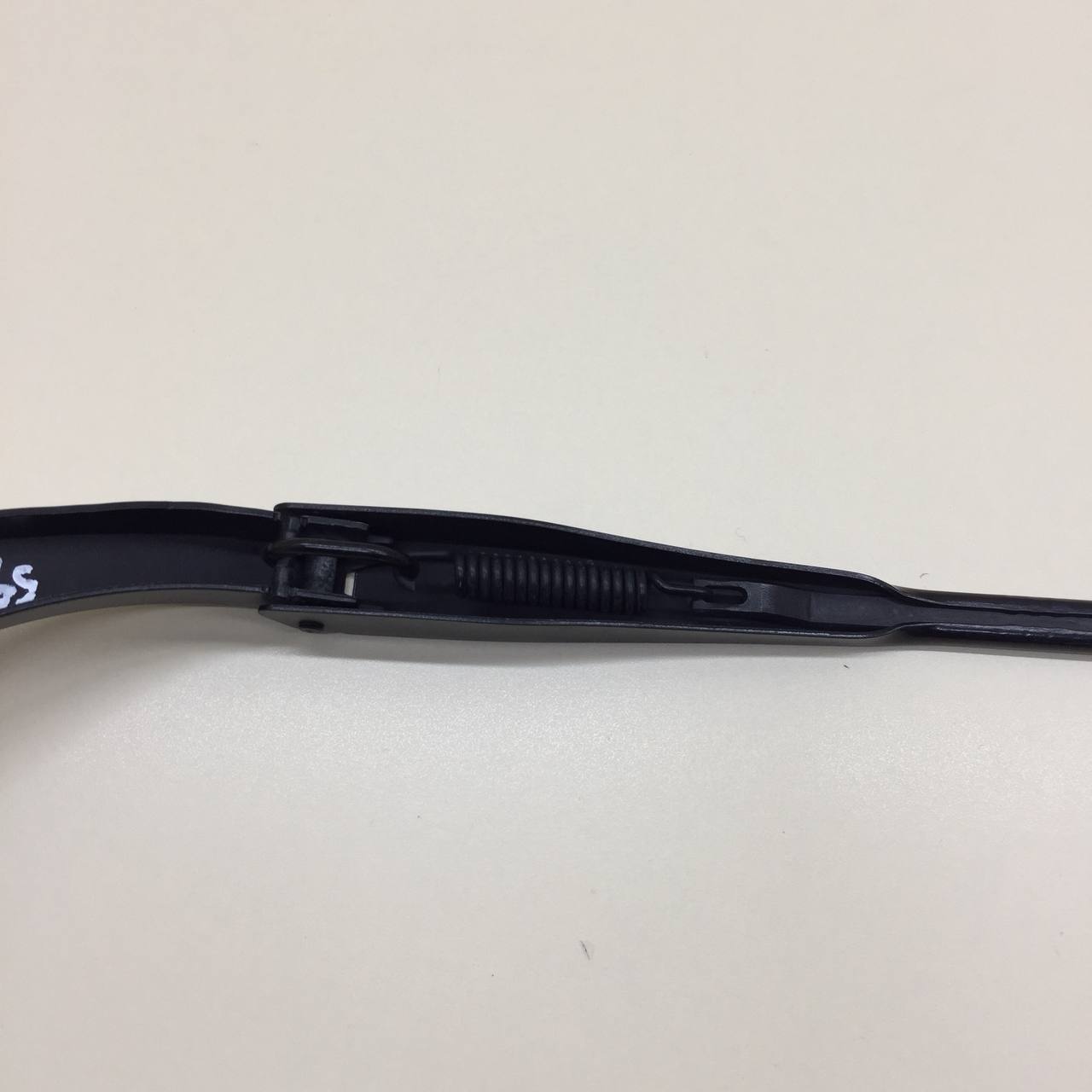 Поводок стеклоочистителя передний левый Renault Logan (2) 2014>