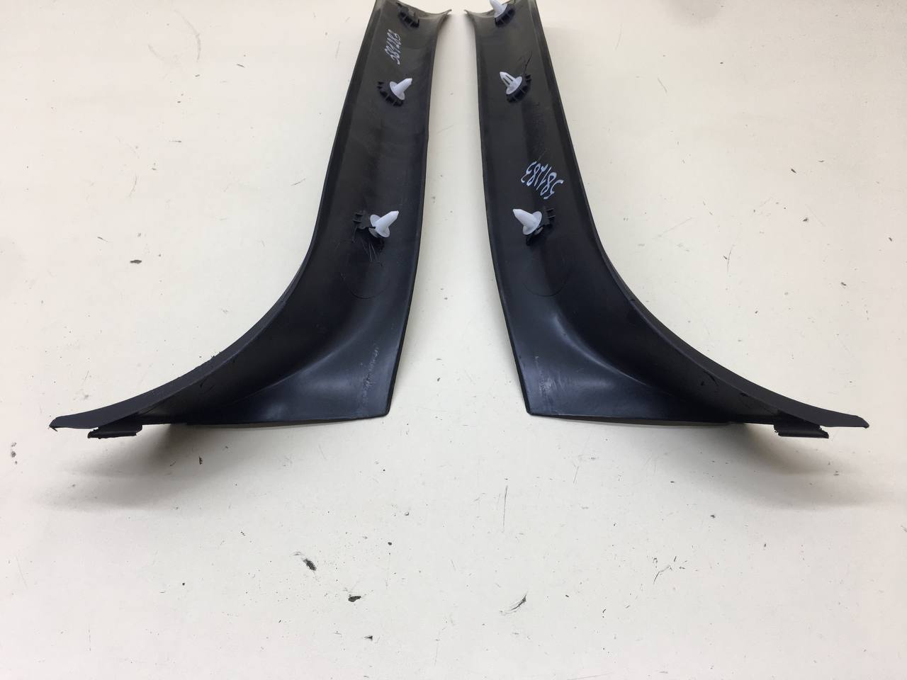 Обшивка стойки Lada  Niva Travel 2020>