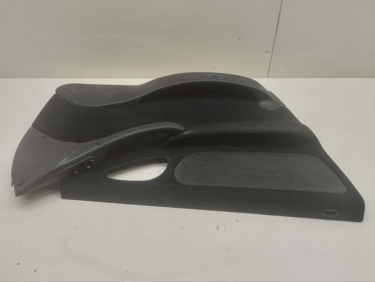 Обшивка двери передней левой Chevrolet Niva 2009-2020