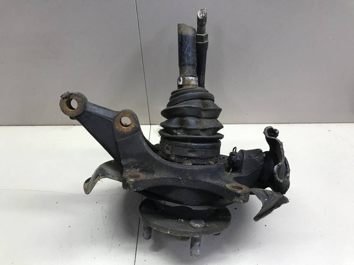 Кулак поворотный передний правый Toyota Vitz (P10) 1999-2005