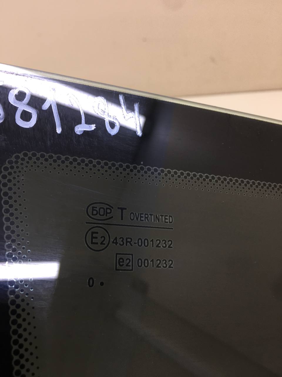 Стекло кузовное глухое левое Lada  Niva Travel 2020>