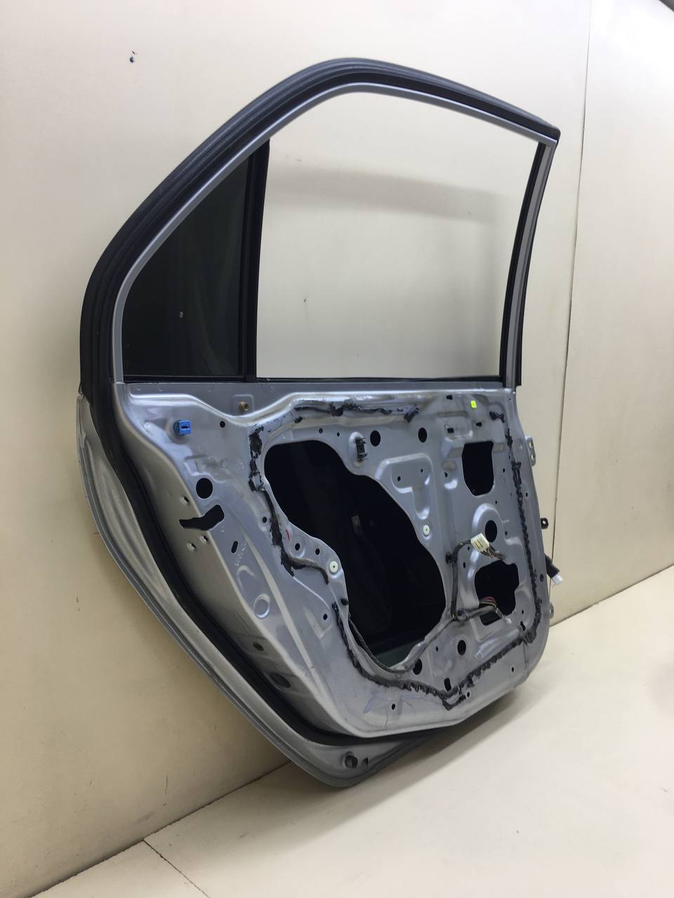 Дверь задняя левая Mitsubishi Lancer 9 (CS/Classic) 2000-2011 Дверь задняя левая Mitsubishi Lancer 9 (CS/Classic) 2000-2011