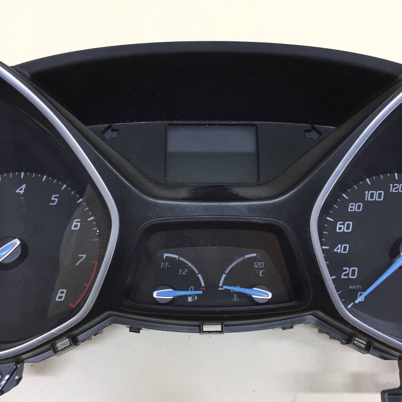 Панель приборов Ford Focus 3 2011> Панель приборов Ford Focus 3 2011>