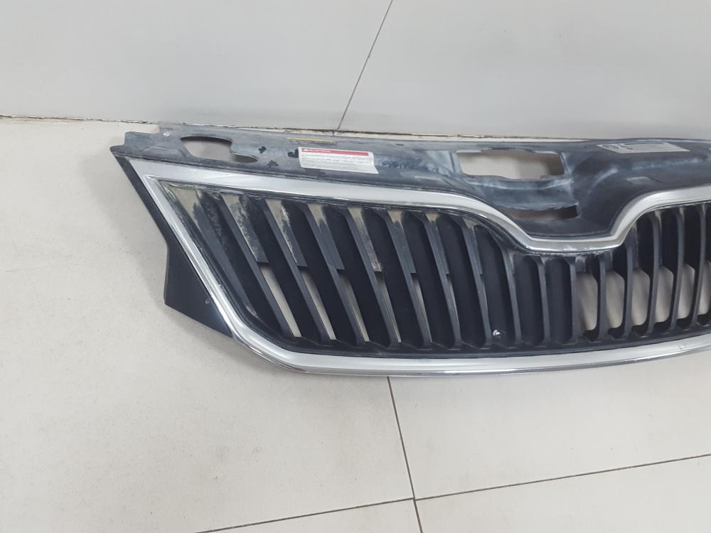 Решетка радиатора Skoda Rapid 2012-2017