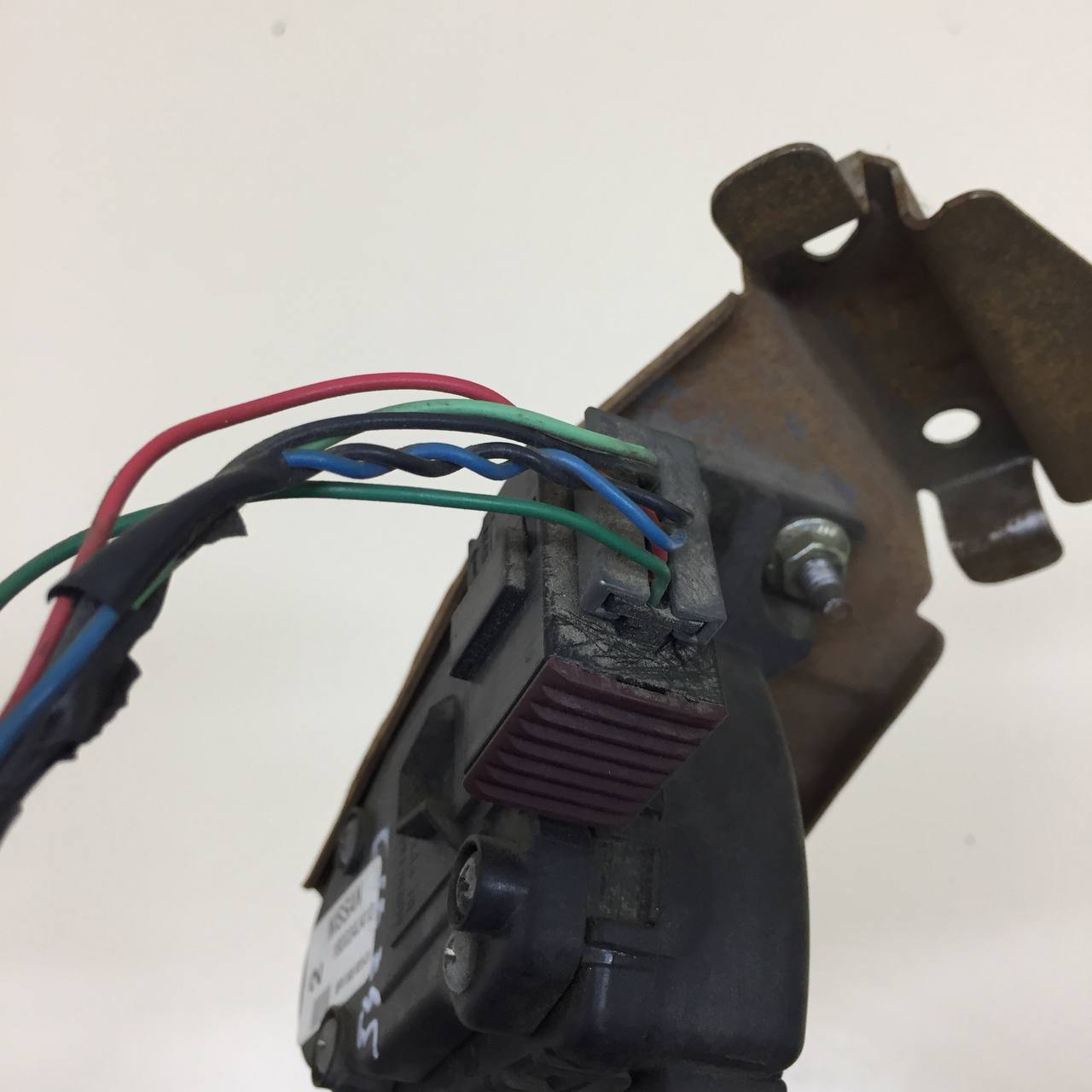Педаль газа Nissan Almera (N16) 2000-2006 Педаль газа Nissan Almera (N16) 2000-2006