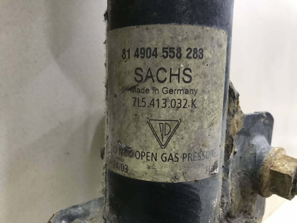 Амортизатор передний правый Porsche Cayenne 2003-2010