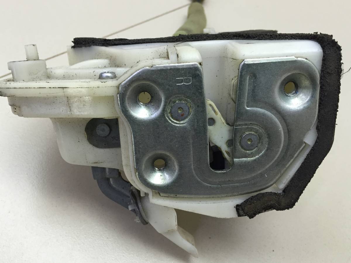 Замок двери задней правой Mazda Mazda 3 (BL) 2009-2013