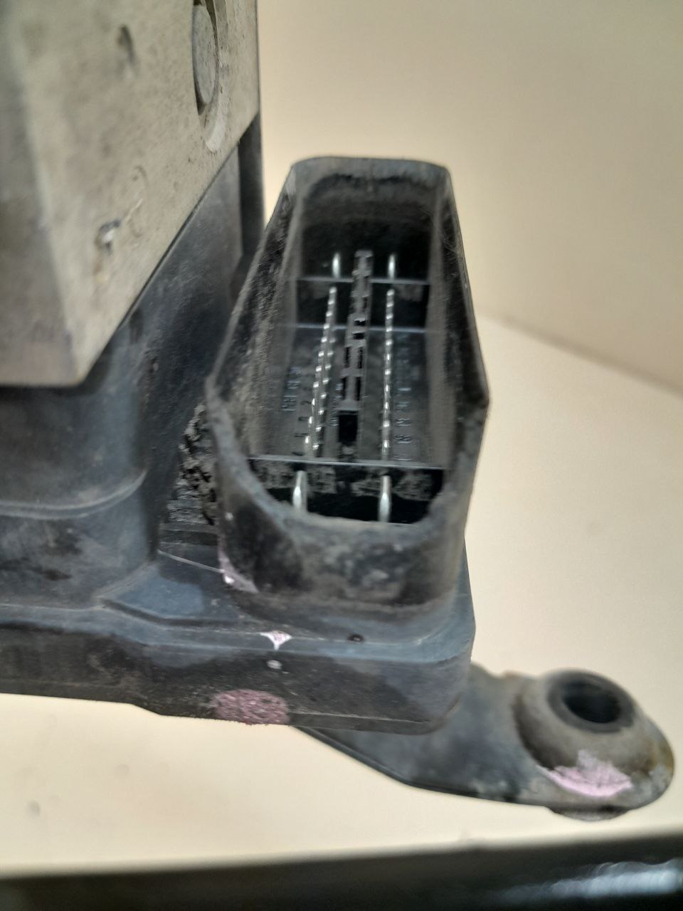 Блок ABS (насос) Ford Fusion (JU) 2002-2012 Блок ABS (насос) Ford Fusion (JU) 2002-2012