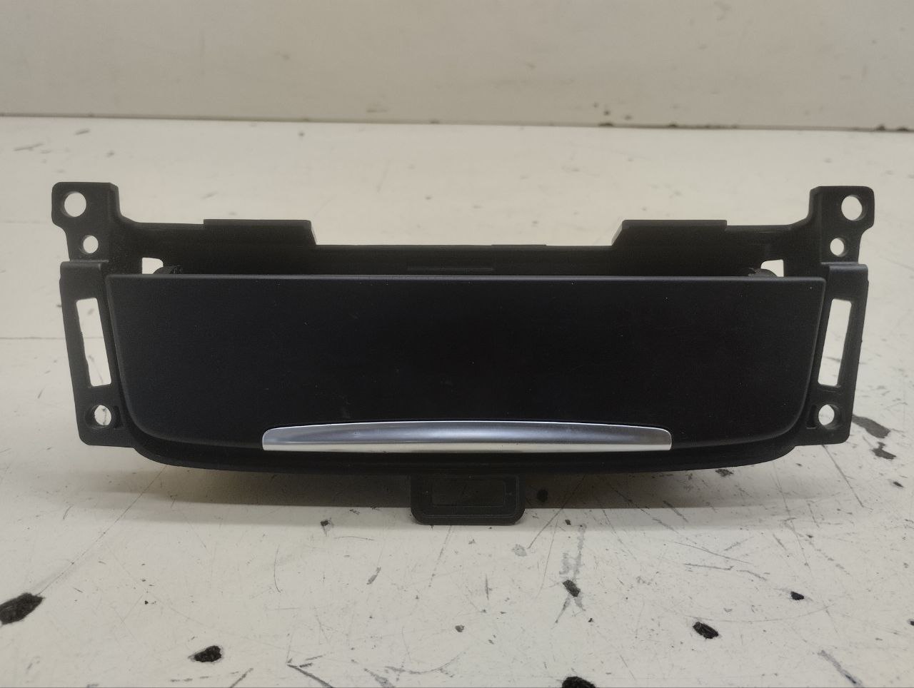 Пепельница передняя Ford Mondeo 4 2007-2015 Пепельница передняя Ford Mondeo 4 2007-2015