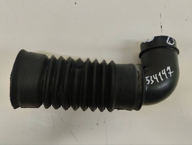 Патрубок воздушного фильтра Ford Fiesta (MK5) 2002-2008 Патрубок воздушного фильтра Ford Fiesta (MK5) 2002-2008
