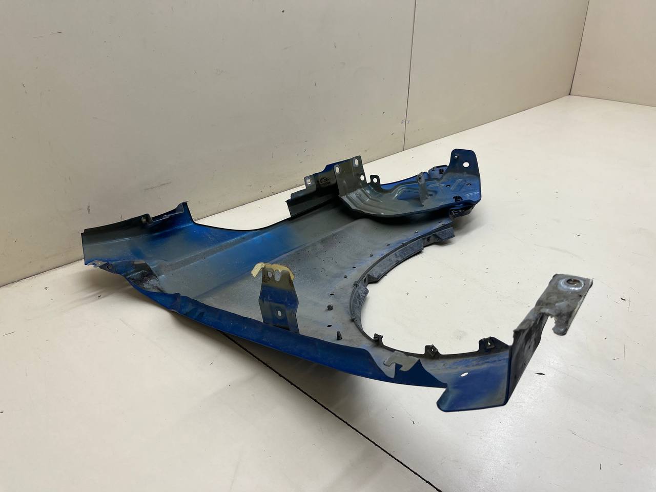 Крыло переднее левое Lada  X-RAY Cross 2018 >